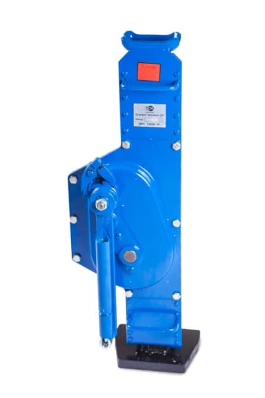 Домкрат реечный TOR ДРН 10000 10 т с низким подхватом и обрезиненной ручкой — фото 1